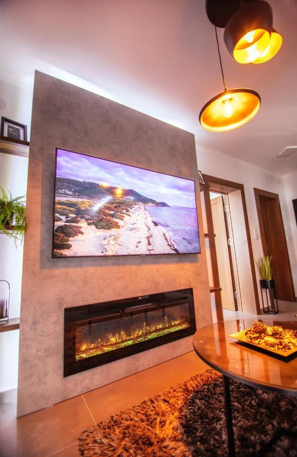 Royal Luxury Apartment 브르사츠 외부 사진