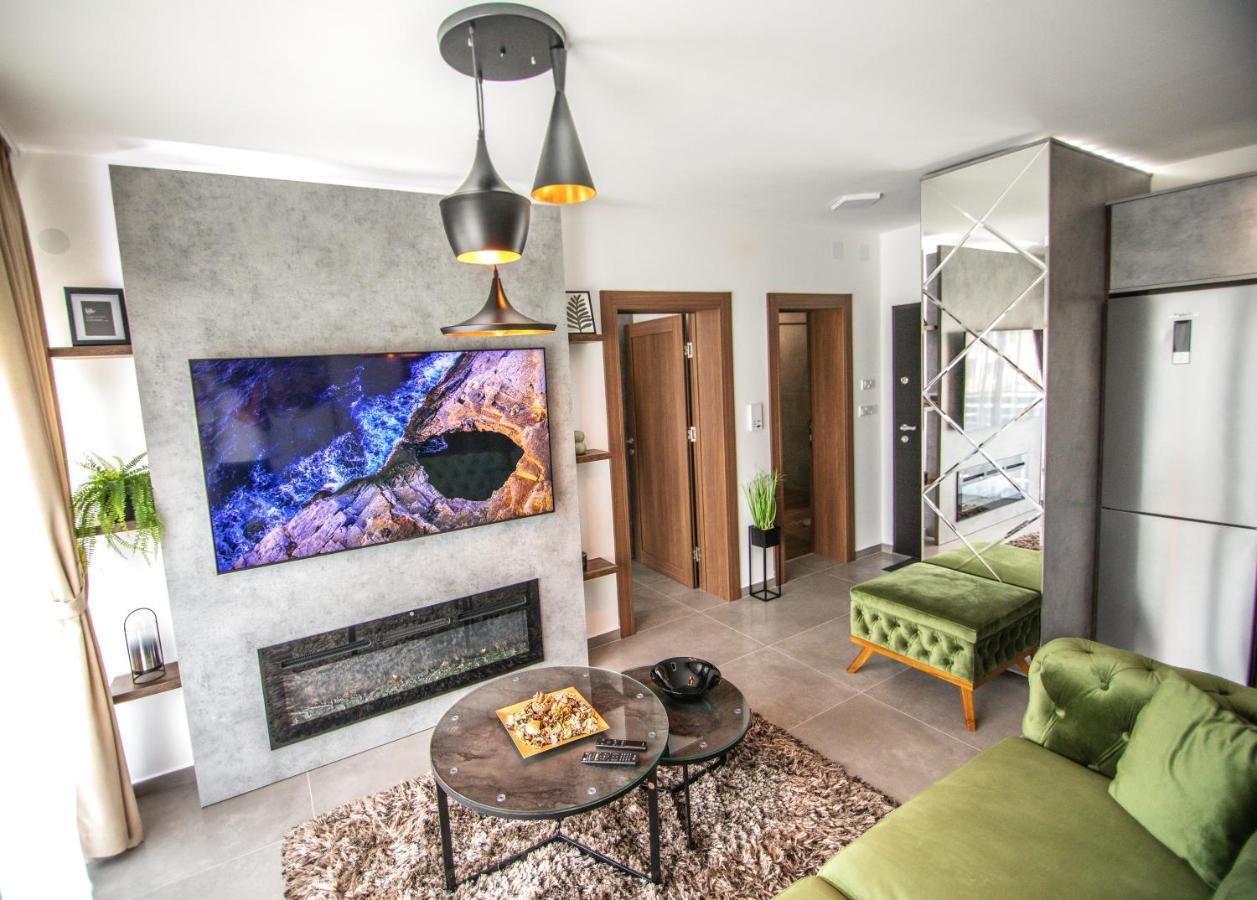 Royal Luxury Apartment 브르사츠 외부 사진