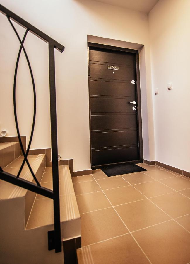 Royal Luxury Apartment 브르사츠 외부 사진