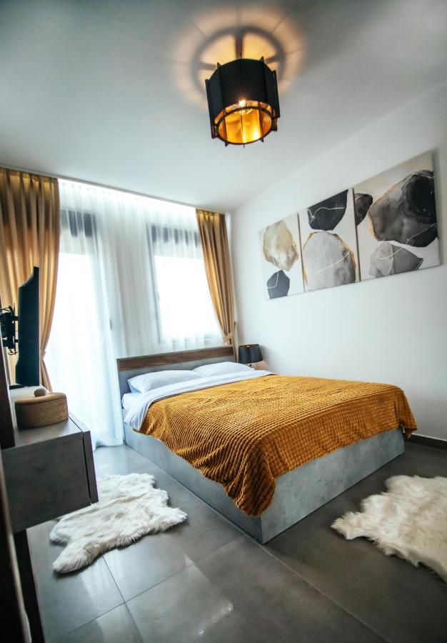Royal Luxury Apartment 브르사츠 외부 사진