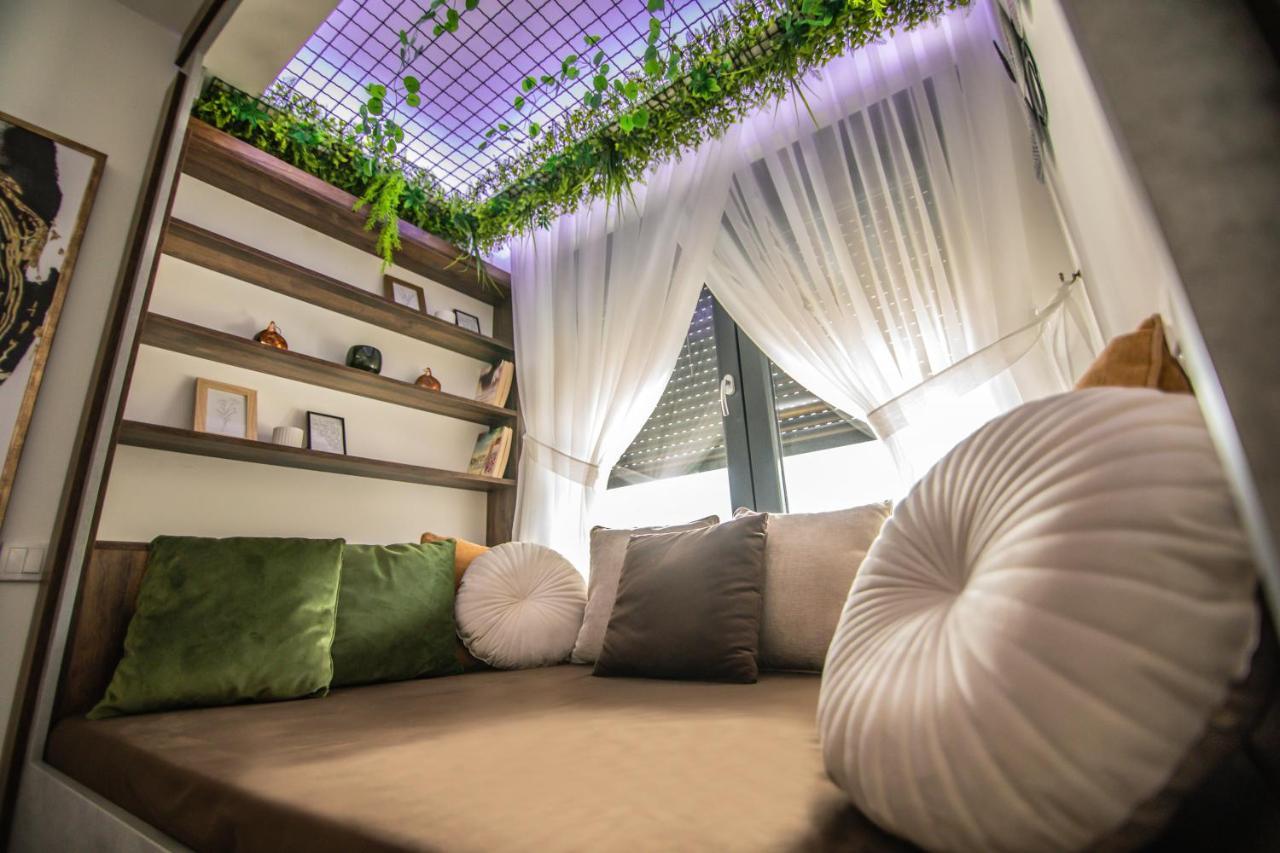 Royal Luxury Apartment 브르사츠 외부 사진